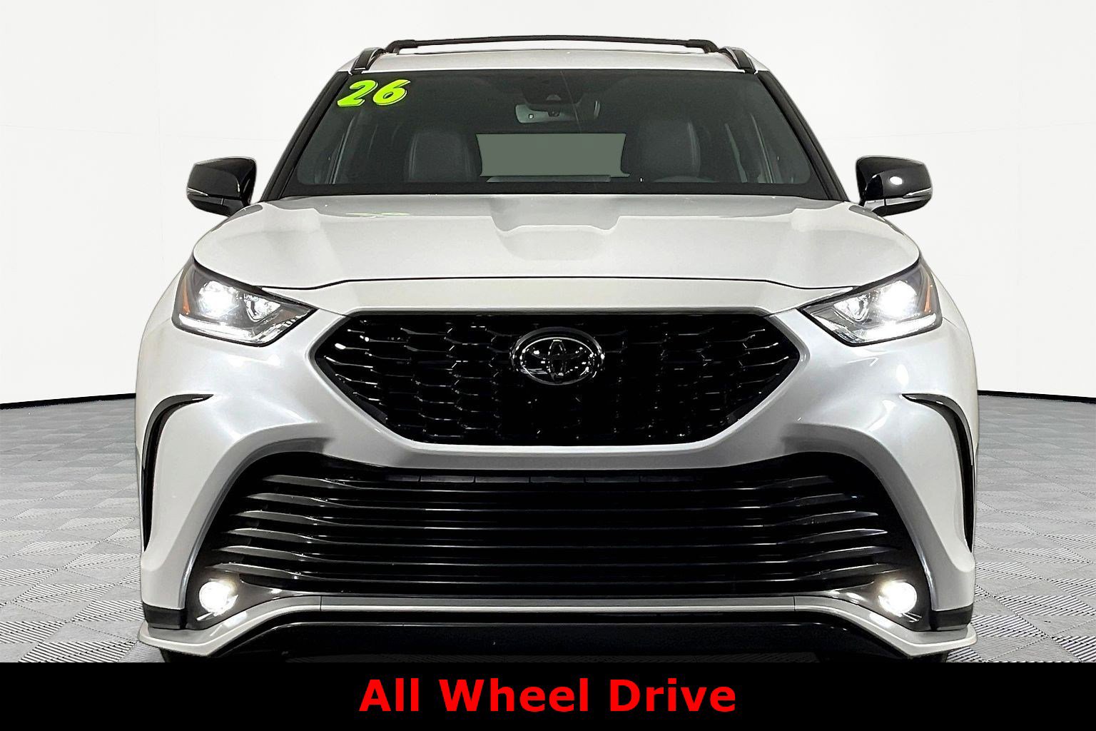 Used 2026 Toyota Highlander XSE AWD/4WD image 2