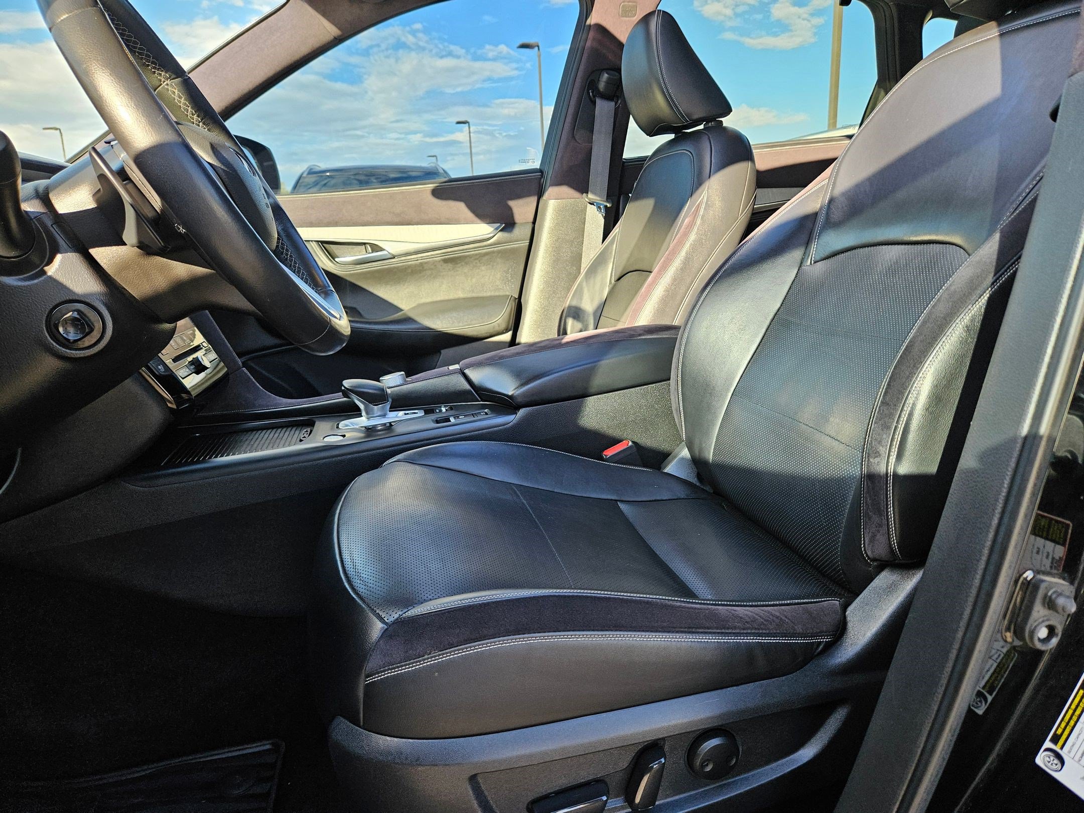 Used 2019 INFINITI QX50 Essential w/ Sensory Package AWD/4WD image 17