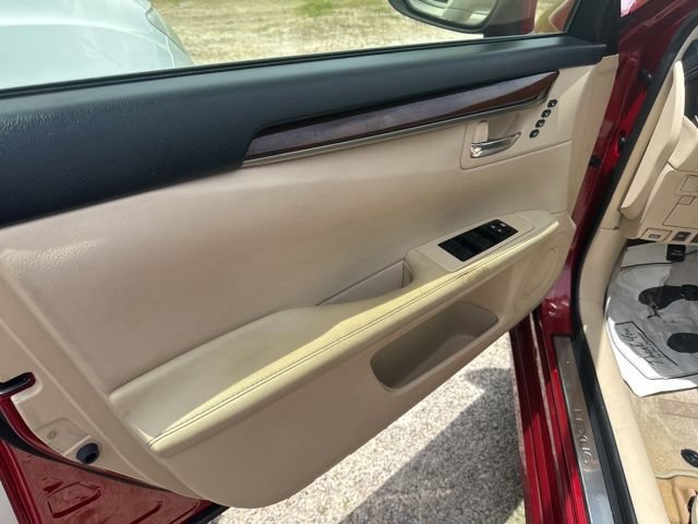 Used 2013 Lexus ES 350 w/ Luxury Pkg FWD image 16