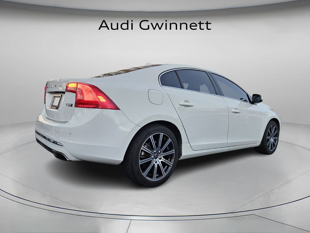 Used 2017 Volvo S60 T5 Inscription image 8