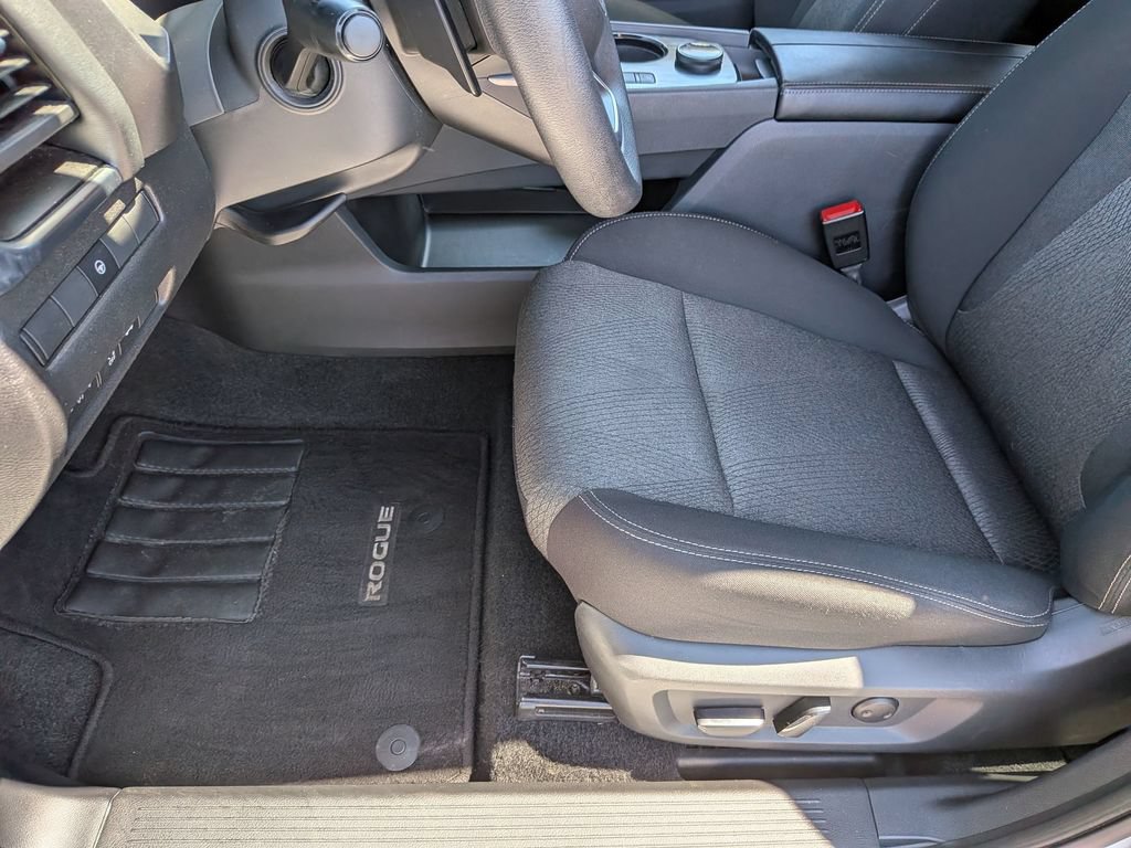 Used 2024 Nissan Rogue SV AWD/4WD image 15