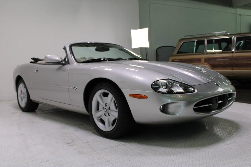 Used 1999 Jaguar XK8 Convertible RWD image 10