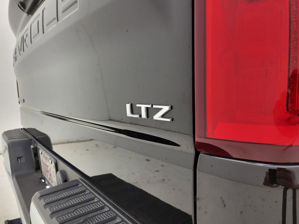 Used 2025 Chevrolet Silverado 1500 LTZ w/ LTZ Premium Package image 34