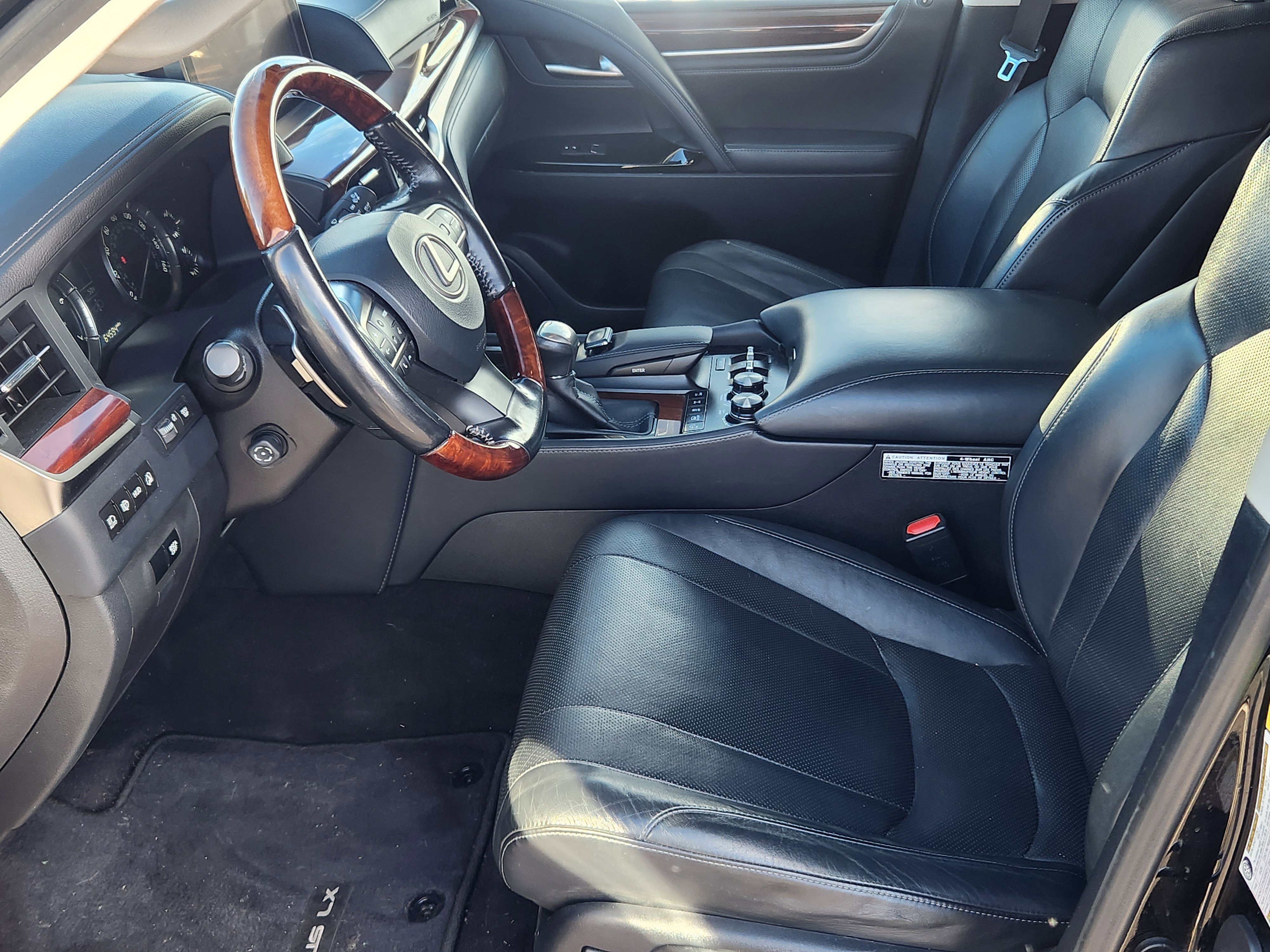 Used 2017 Lexus LX 570 4WD w/ Luxury Package image 13