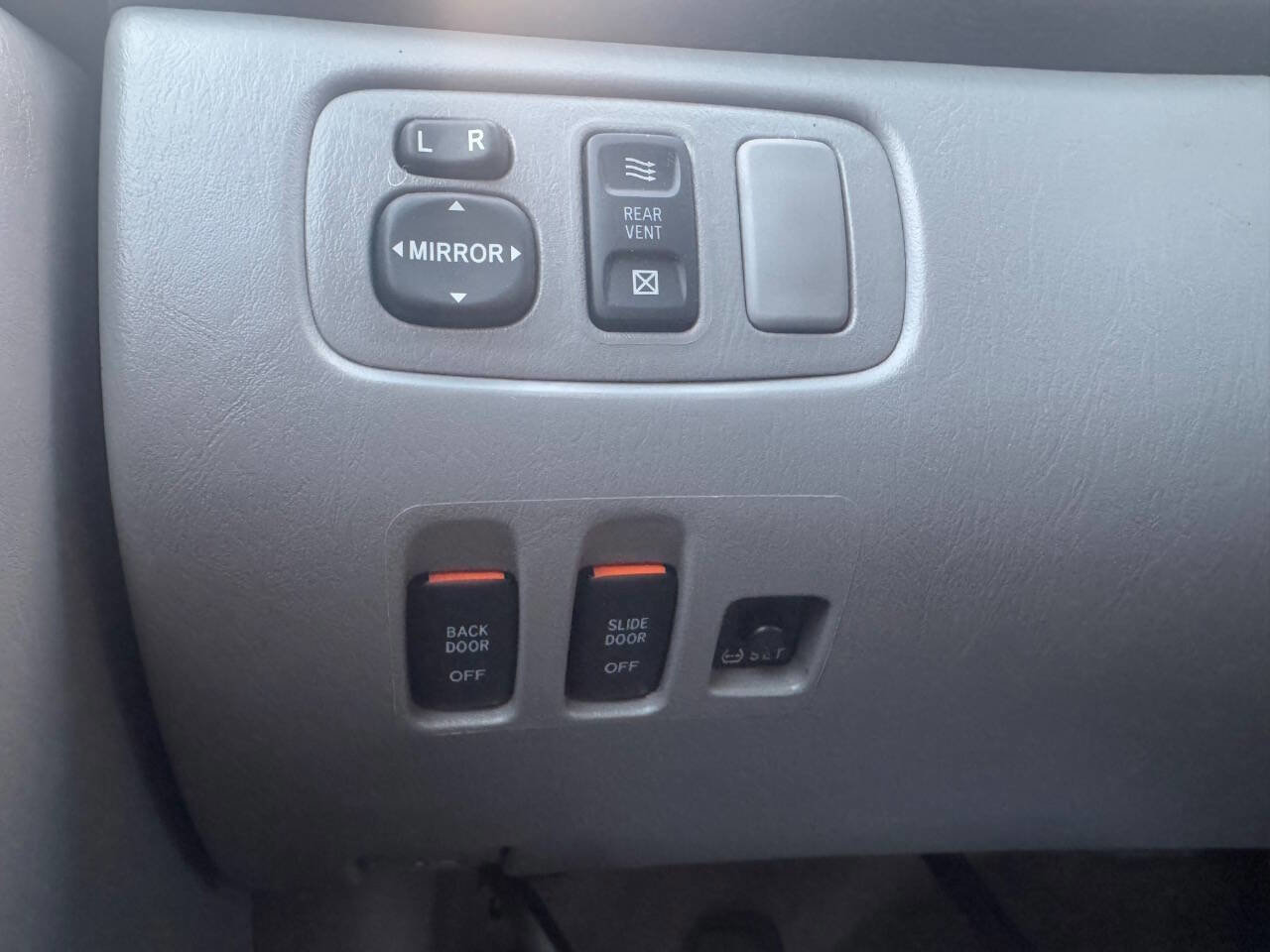 Used 2008 Toyota Sienna image 11