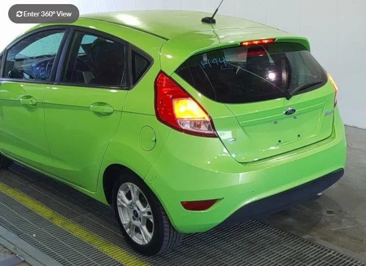 Used 2015 Ford Fiesta SE FWD image 2