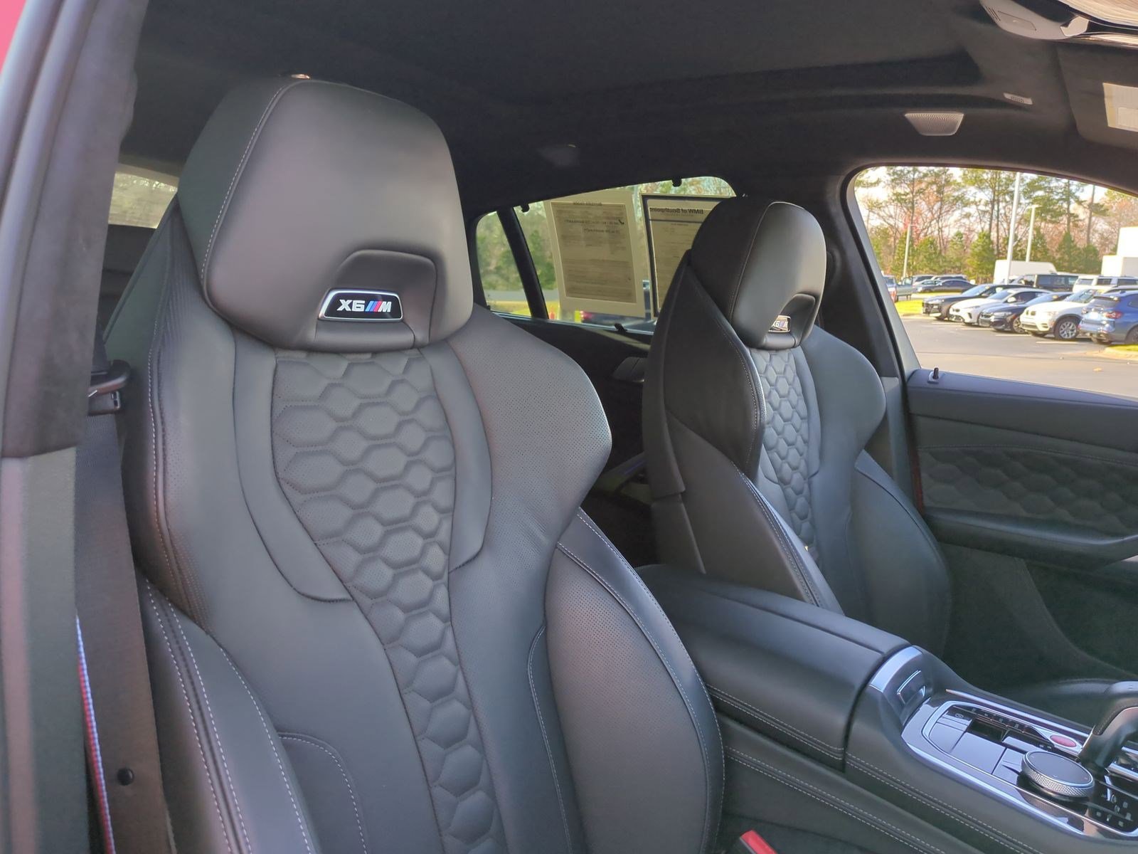 Used 2025 BMW X6 M Competition w/ Executive Package image 34