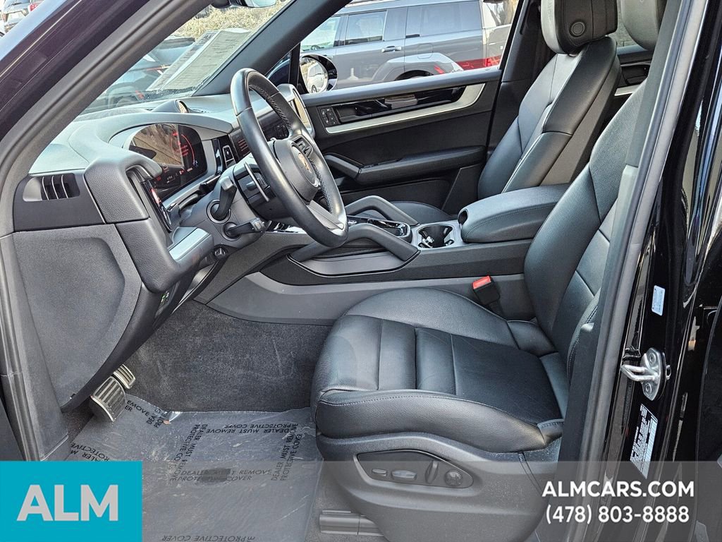 Used 2024 Porsche Cayenne S image 13