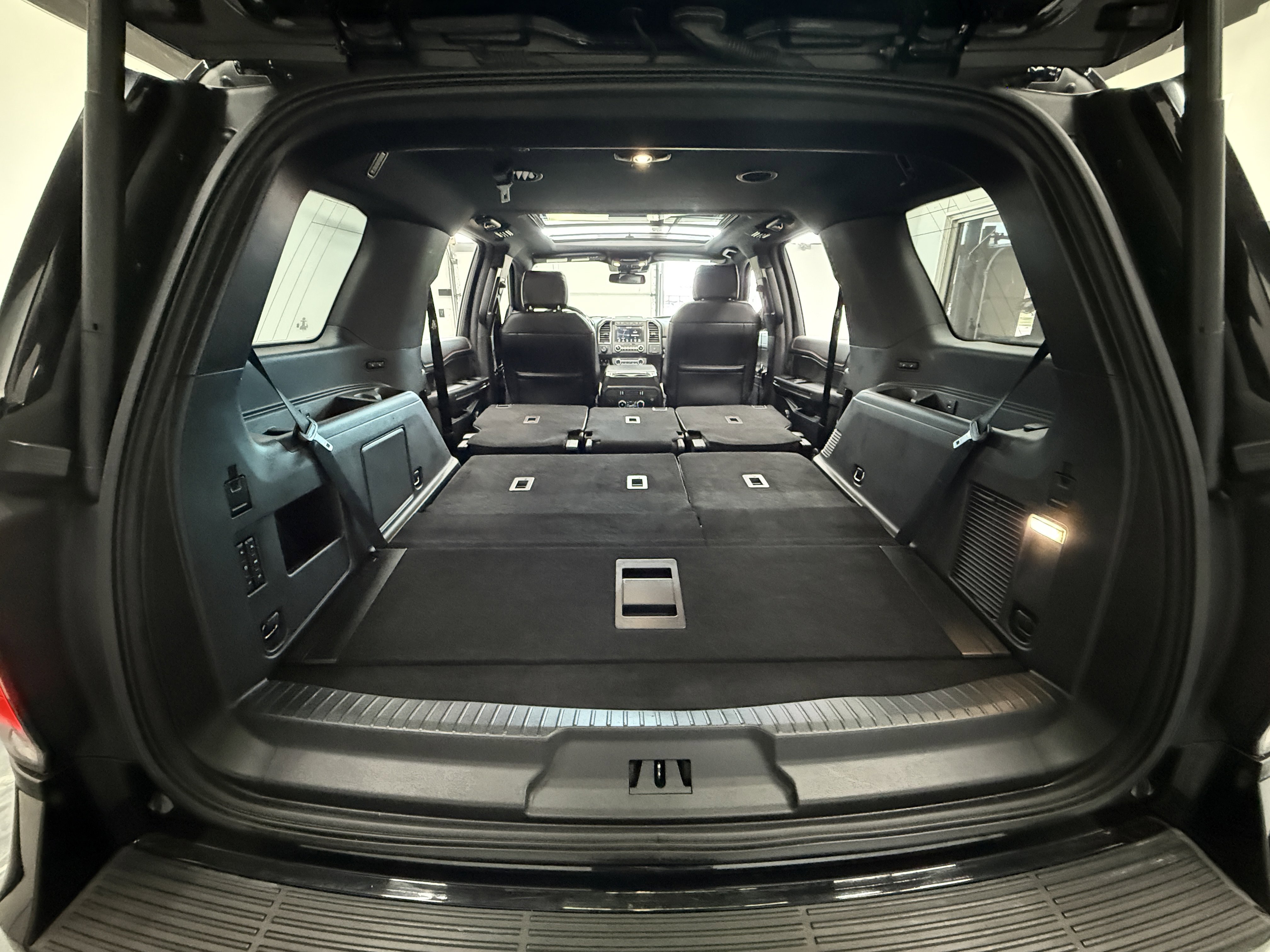 Used 2019 Ford Expedition Limited w/ Equipment Group 303A AWD/4WD image 29