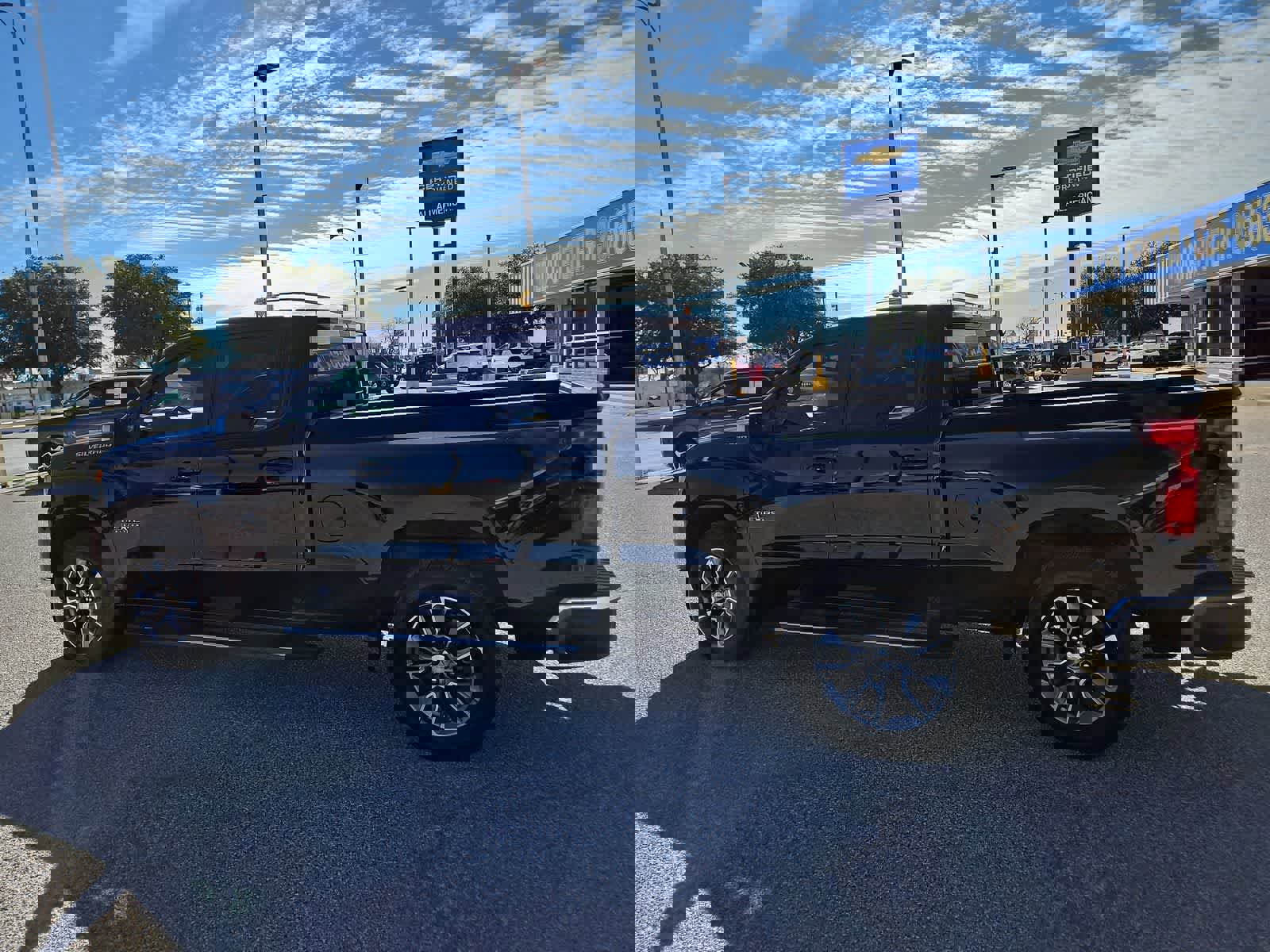 Used 2023 Chevrolet Silverado 1500 LT w/ Texas Edition Plus image 11