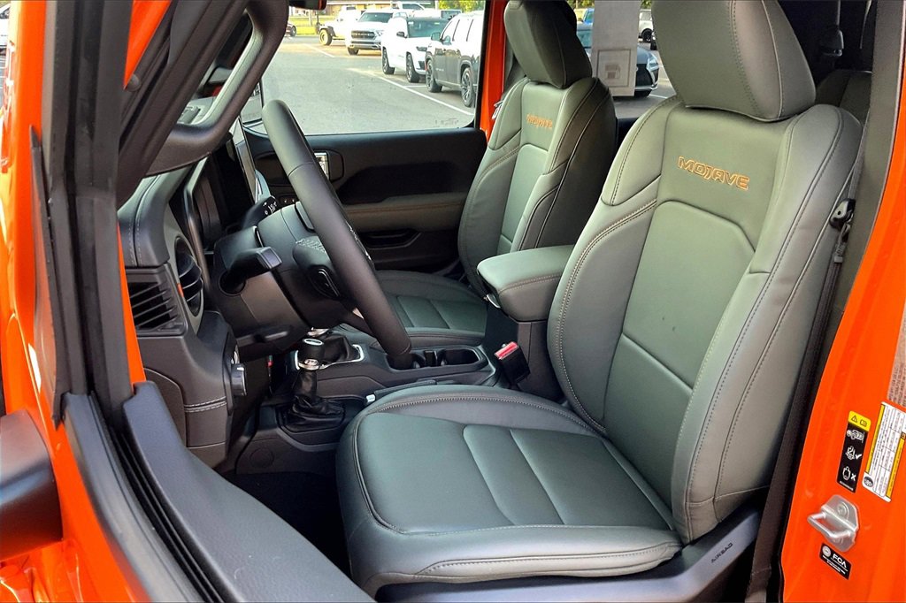 New 2025 Jeep Gladiator Mojave image 9