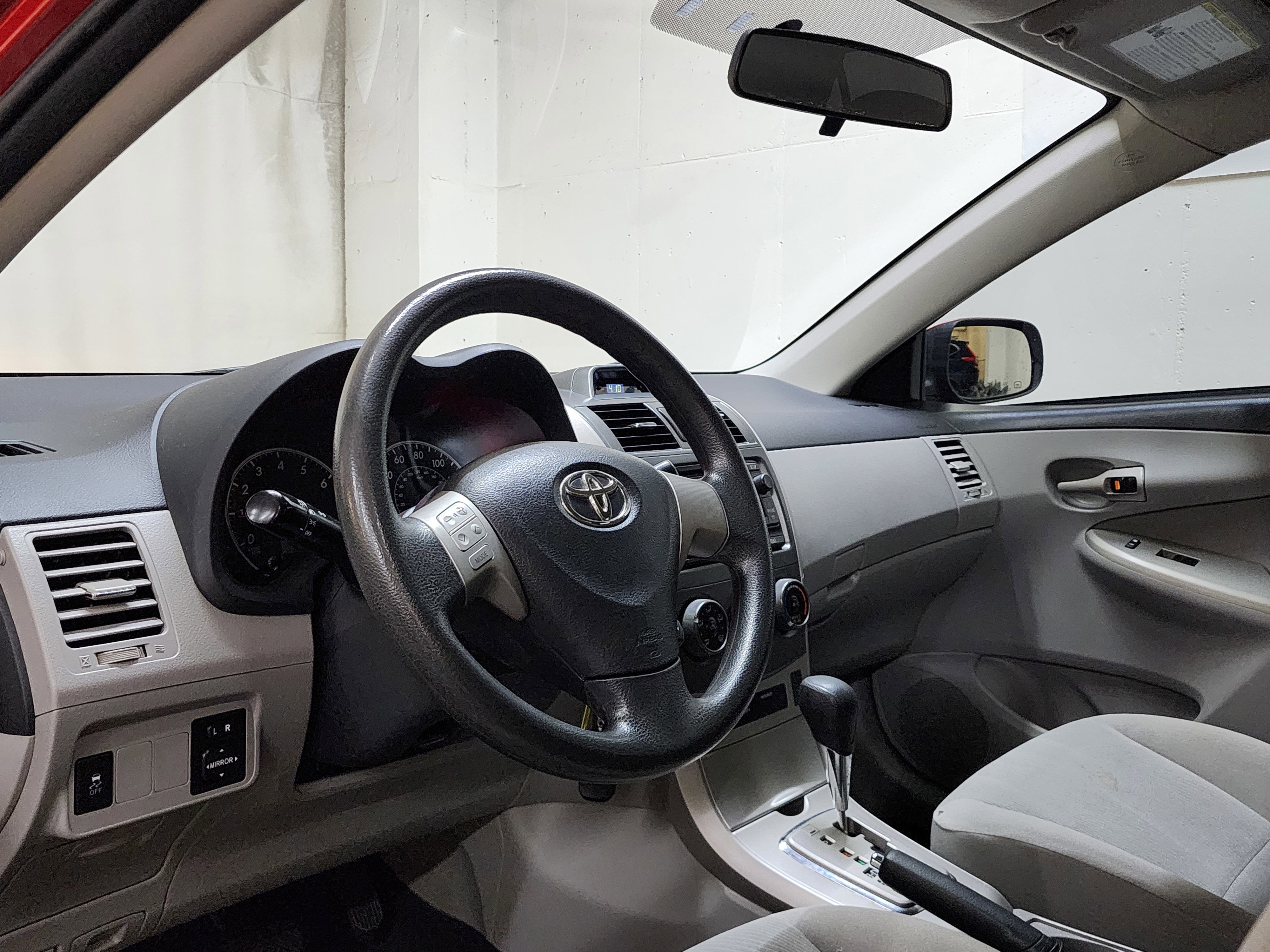 Used 2012 Toyota Corolla LE FWD image 12