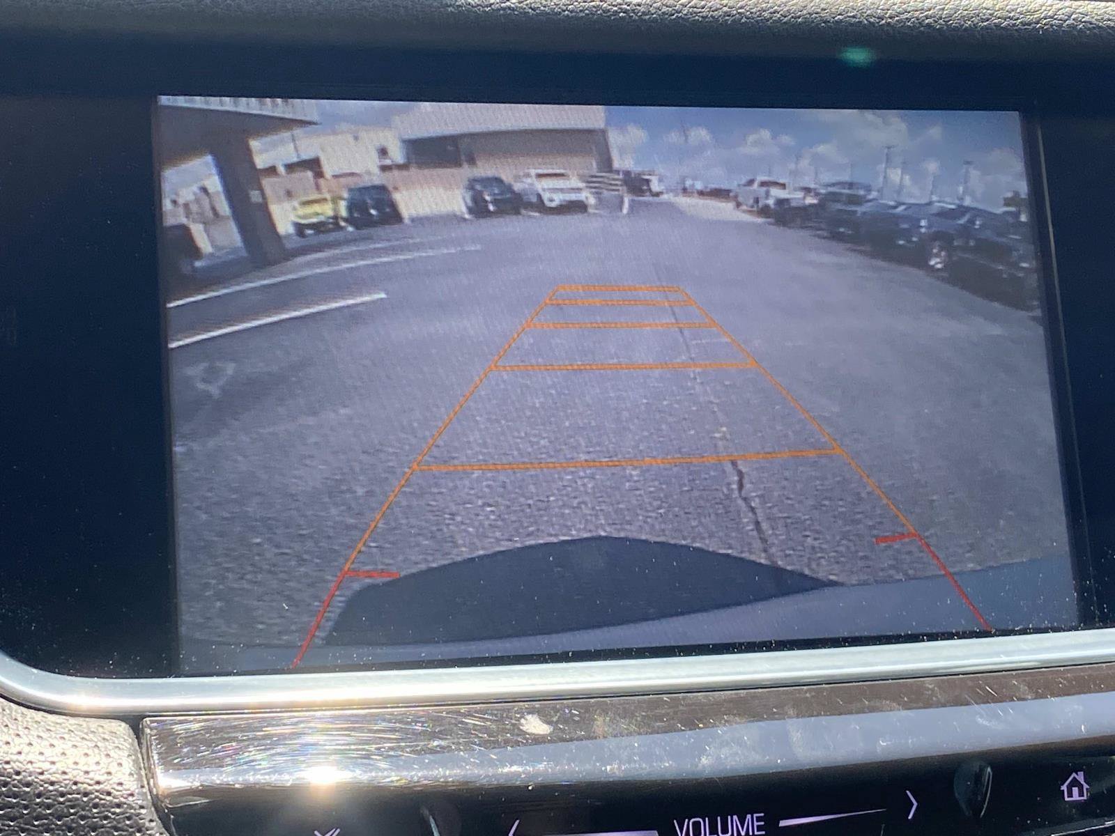 Used 2017 Cadillac XT5 Luxury w/ Driver Awareness Package FWD image 32