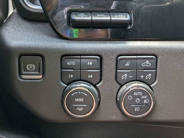 Used 2022 Chevrolet Silverado 1500 LTZ w/ LTZ Premium Package AWD/4WD image 32