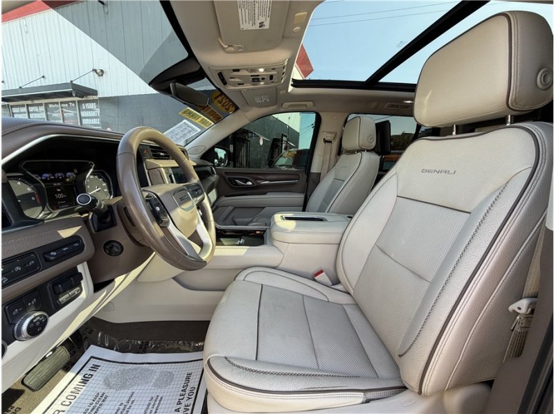 Used 2021 GMC Yukon Denali w/ Denali Premium Package AWD/4WD image 19