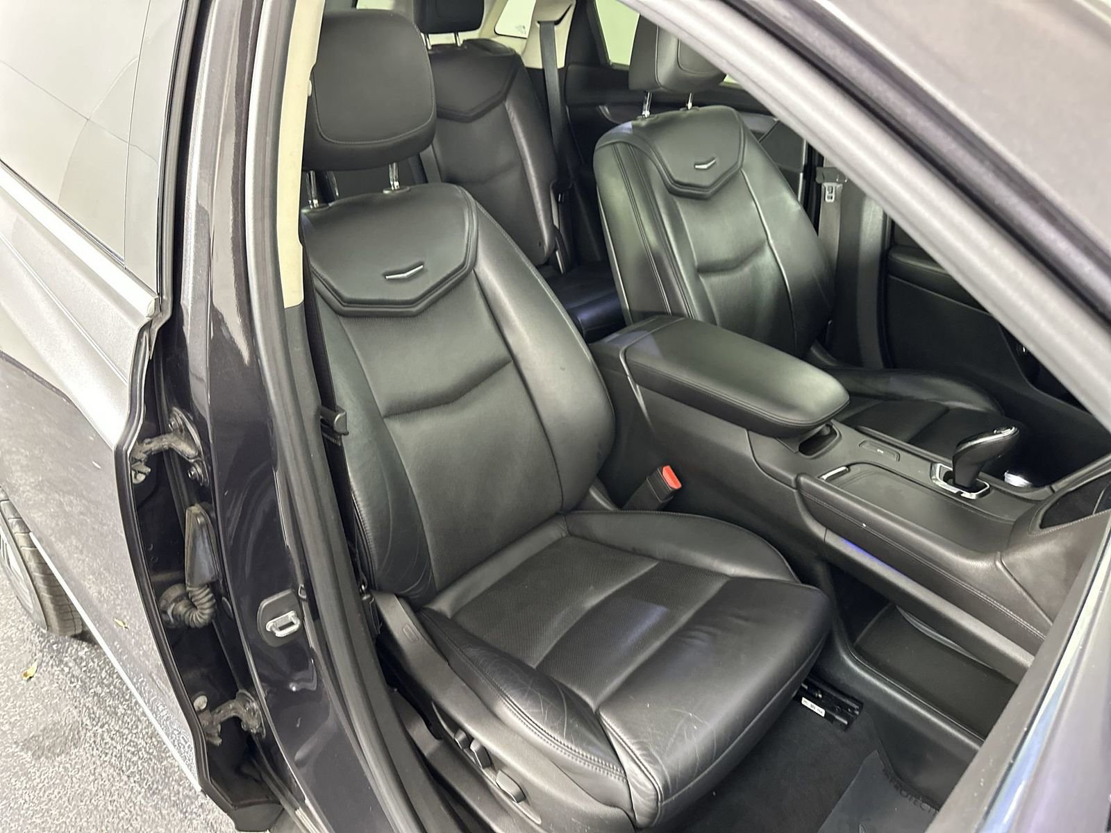 Used 2017 Cadillac XT5 Luxury w/ Driver Awareness Package image 27