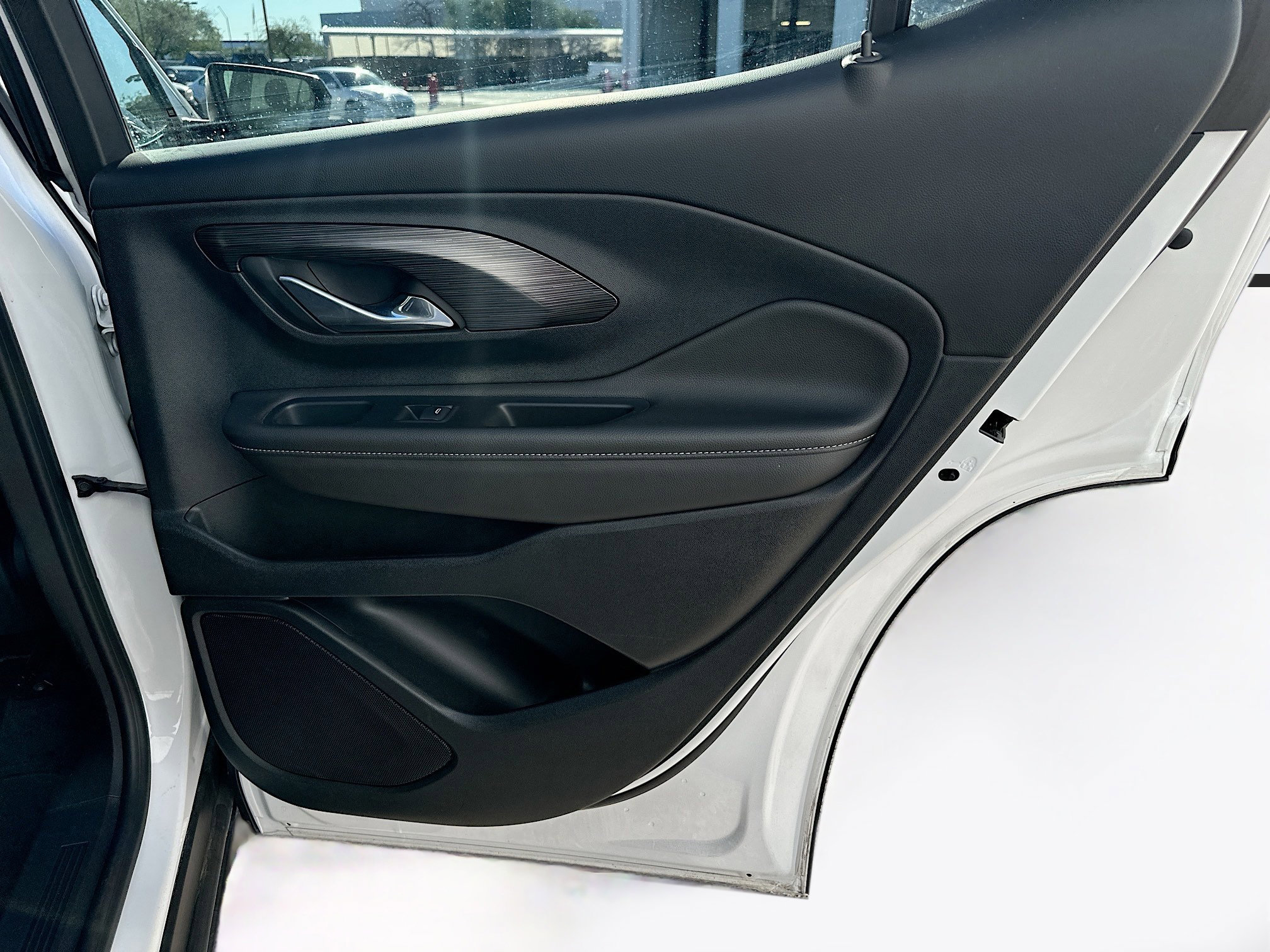 Used 2024 GMC Terrain SLE image 27