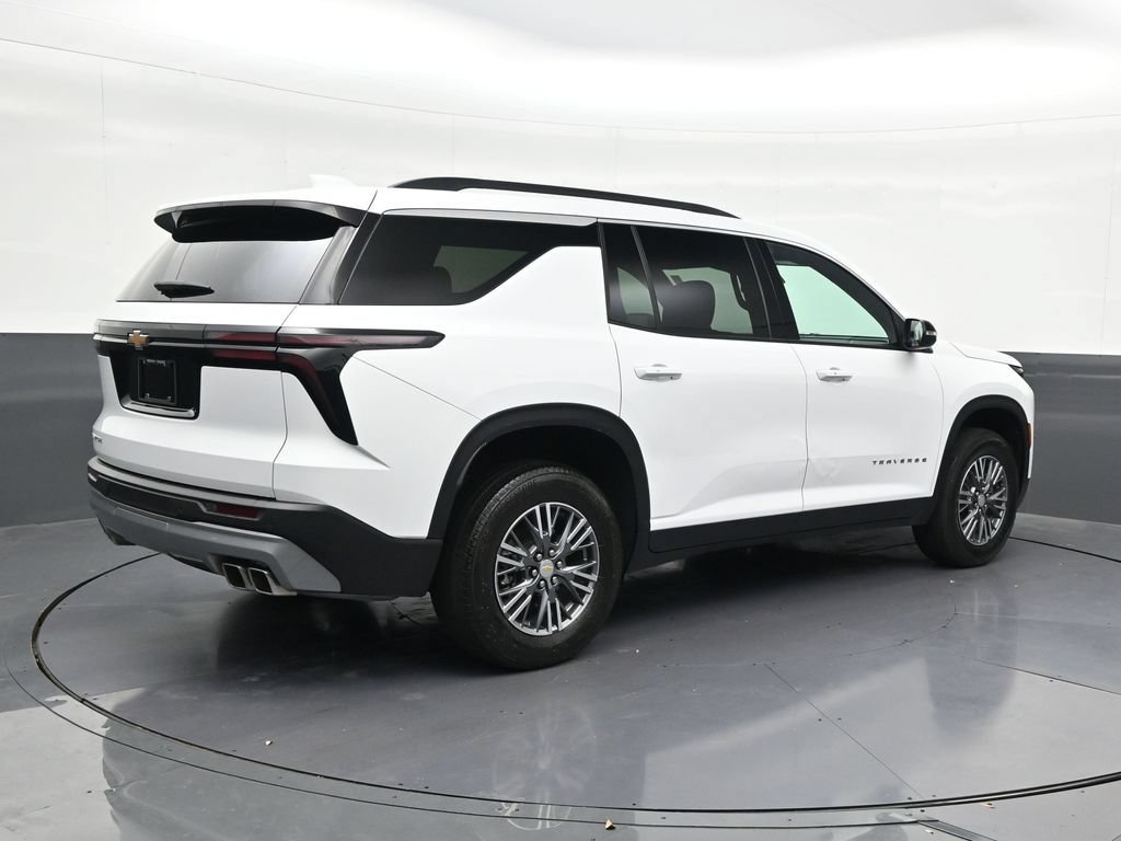 Used 2025 Chevrolet Traverse LT FWD image 5