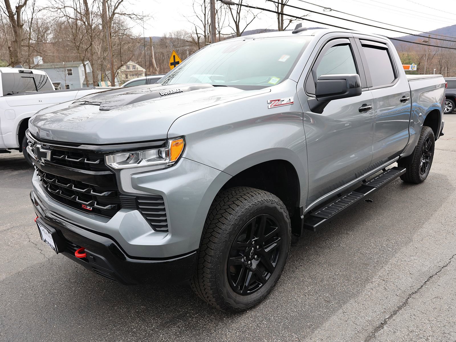 Used 2025 Chevrolet Silverado 1500 LT Trail Boss w/ Convenience Package II image 3