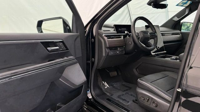 Used 2025 GMC Sierra EV Denali AWD/4WD image 34