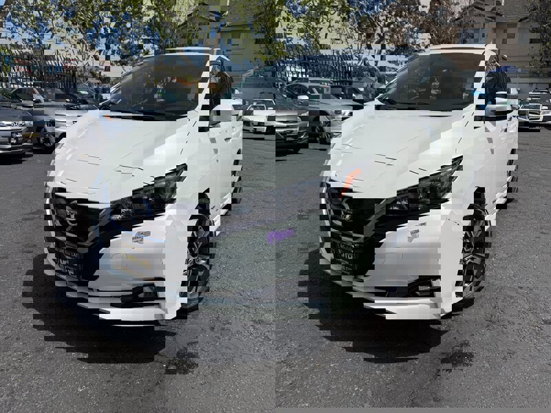 Used 2018 Nissan Leaf SV w/ Protection Package FWD image 1