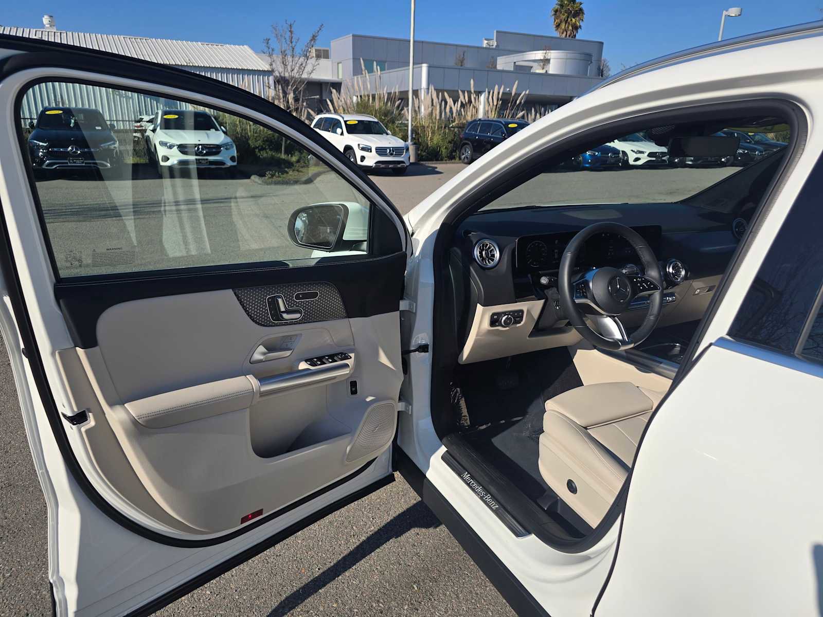 Used 2025 Mercedes-Benz GLA 250 4MATIC image 22