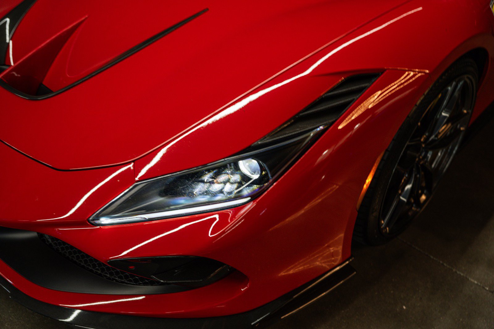 Used 2021 Ferrari F8 Tributo RWD image 15