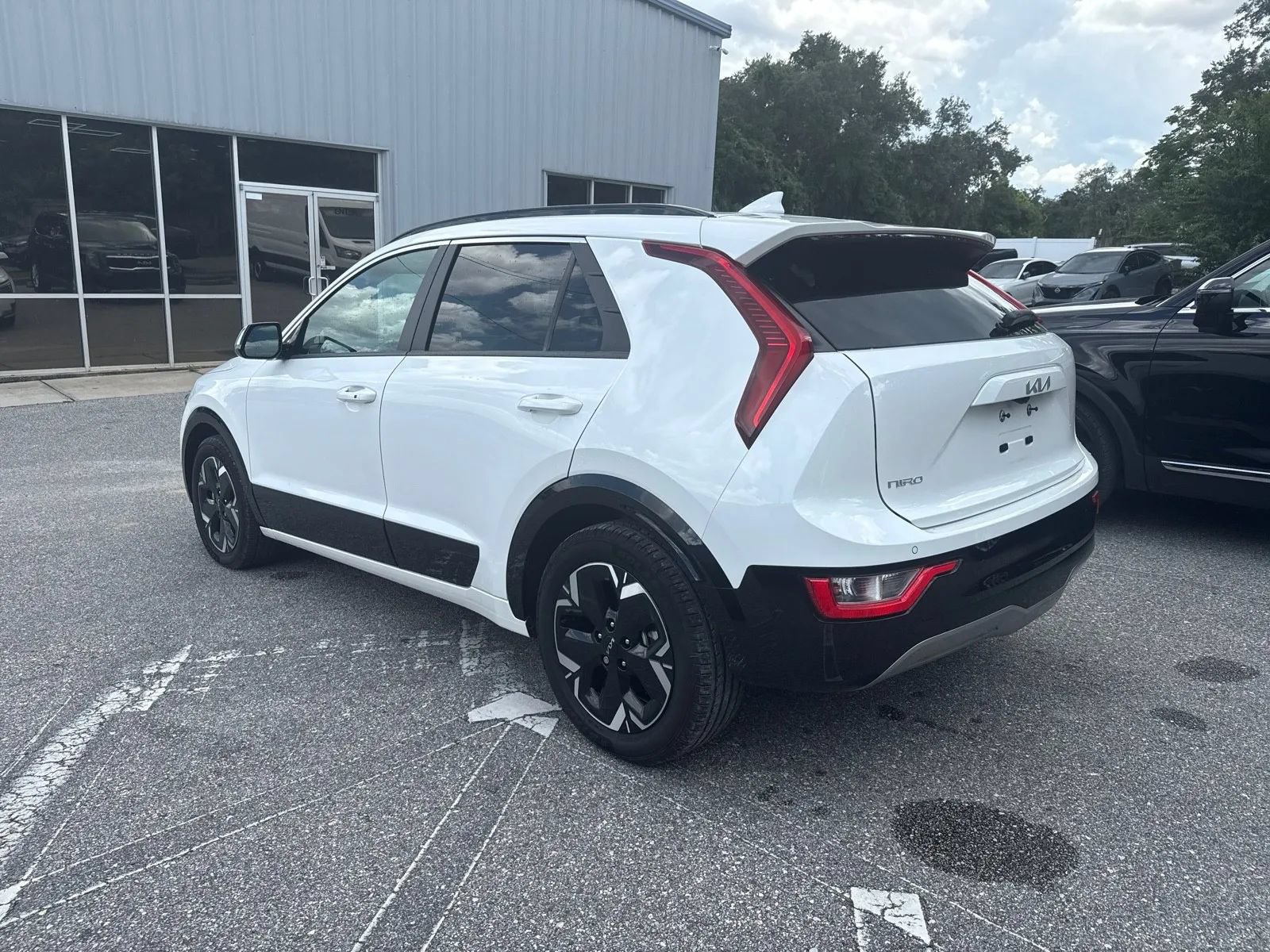 Used 2023 Kia Niro Wind FWD image 10