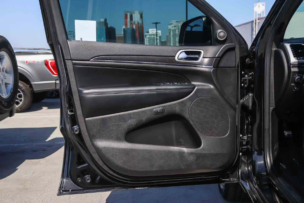 Used 2018 Jeep Grand Cherokee Limited RWD image 11
