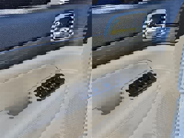 Used 2019 Jeep Grand Cherokee Laredo image 28