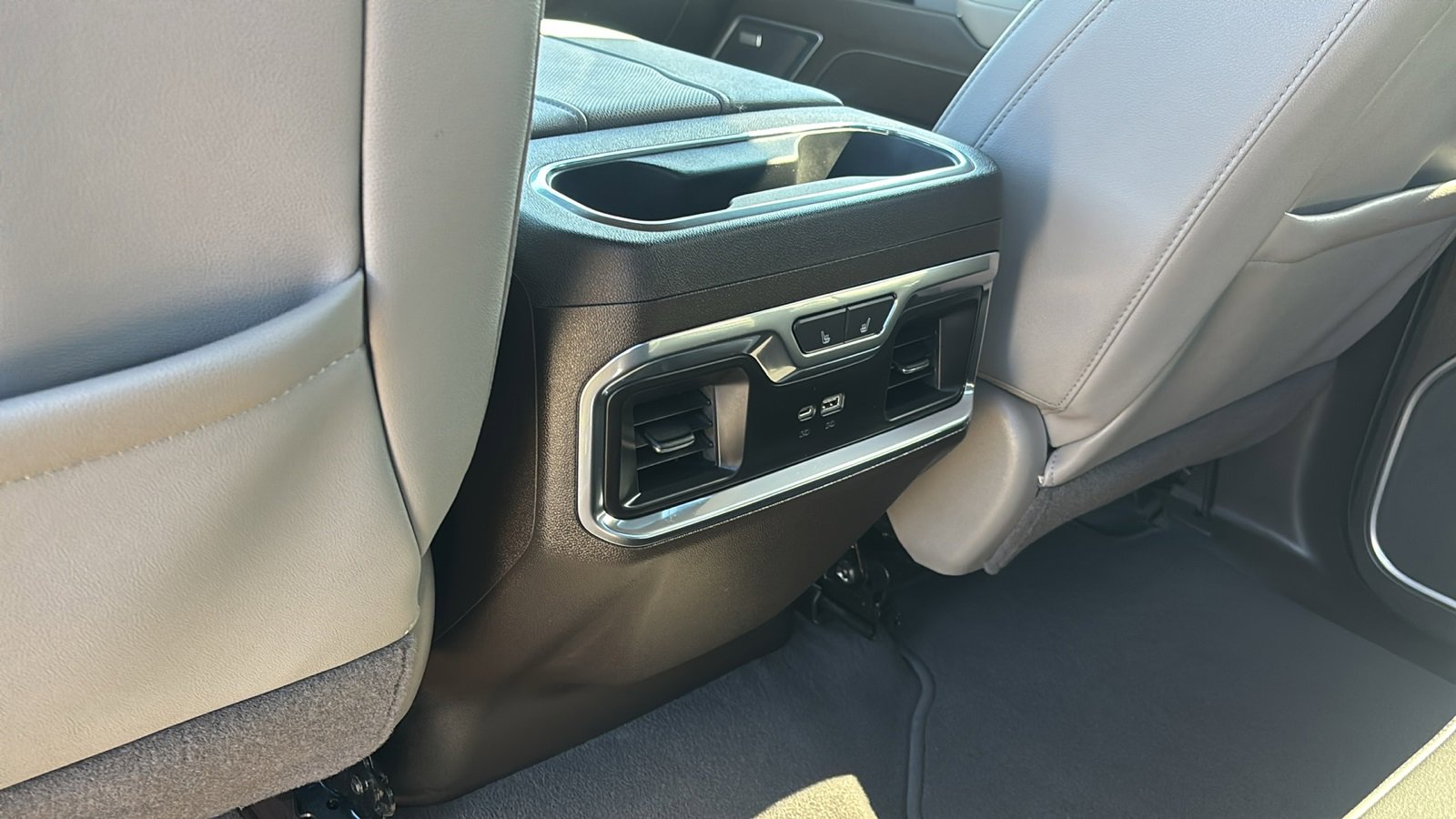 Used 2024 GMC Sierra 1500 SLT w/ SLT Premium Plus Package image 28