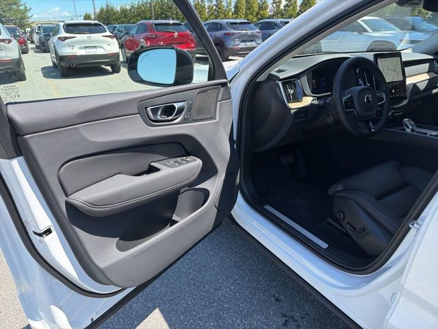 New 2026 Volvo XC60 B5 Ultra w/ Protection Package Premier AWD/4WD image 12
