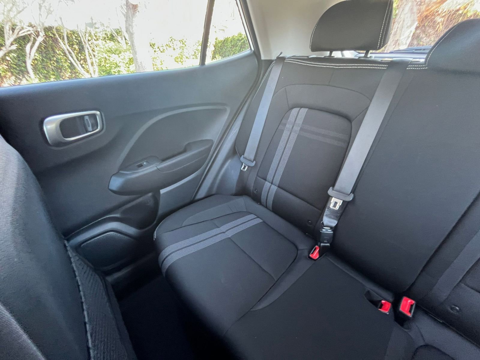 Used 2025 Hyundai Venue SEL image 39