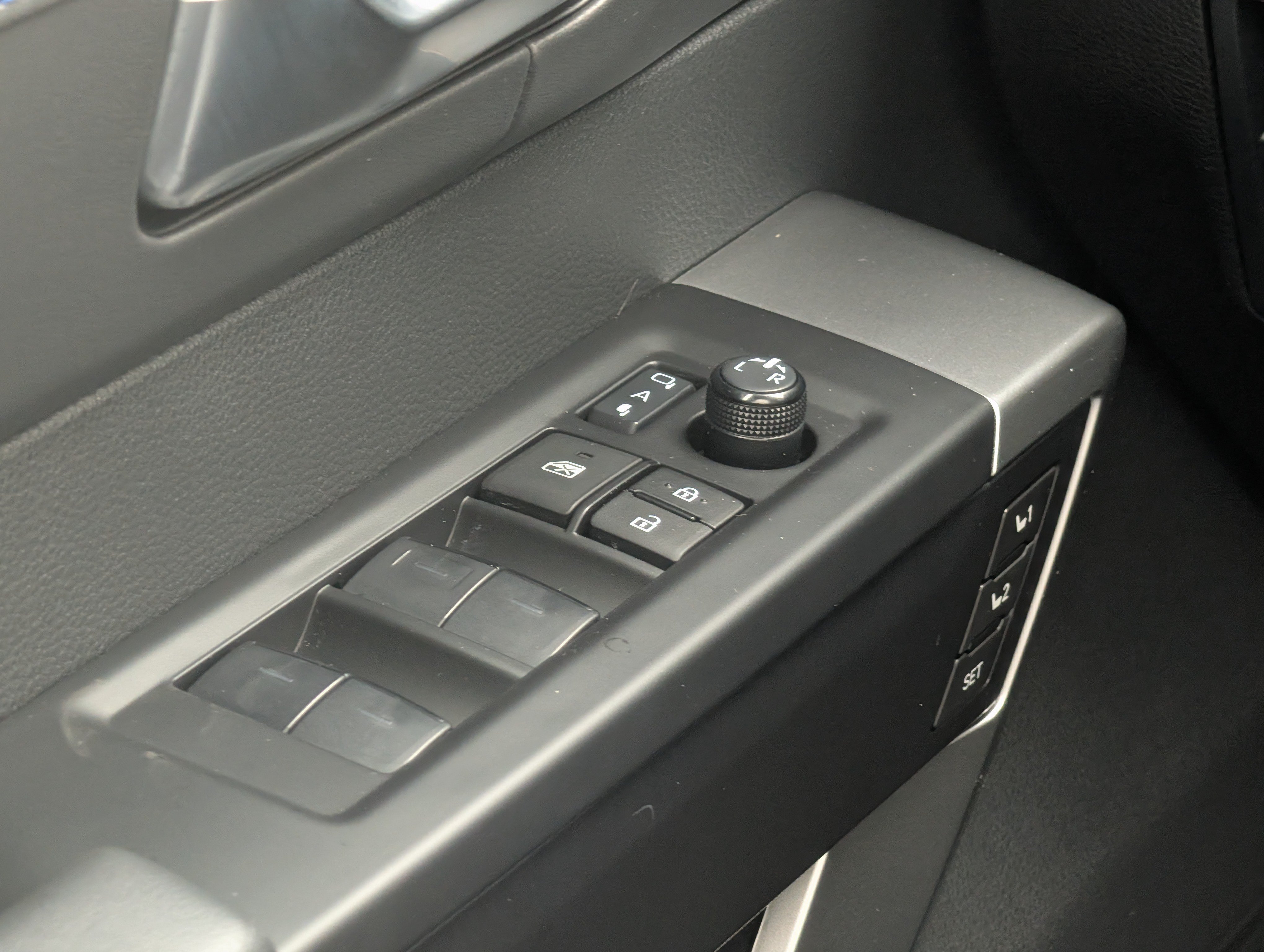 Used 2024 Toyota Tundra Platinum AWD/4WD image 23