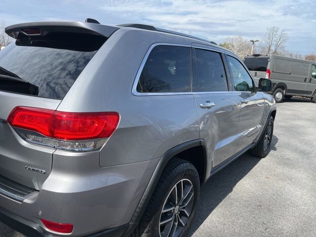 Used 2018 Jeep Grand Cherokee Limited AWD/4WD image 5