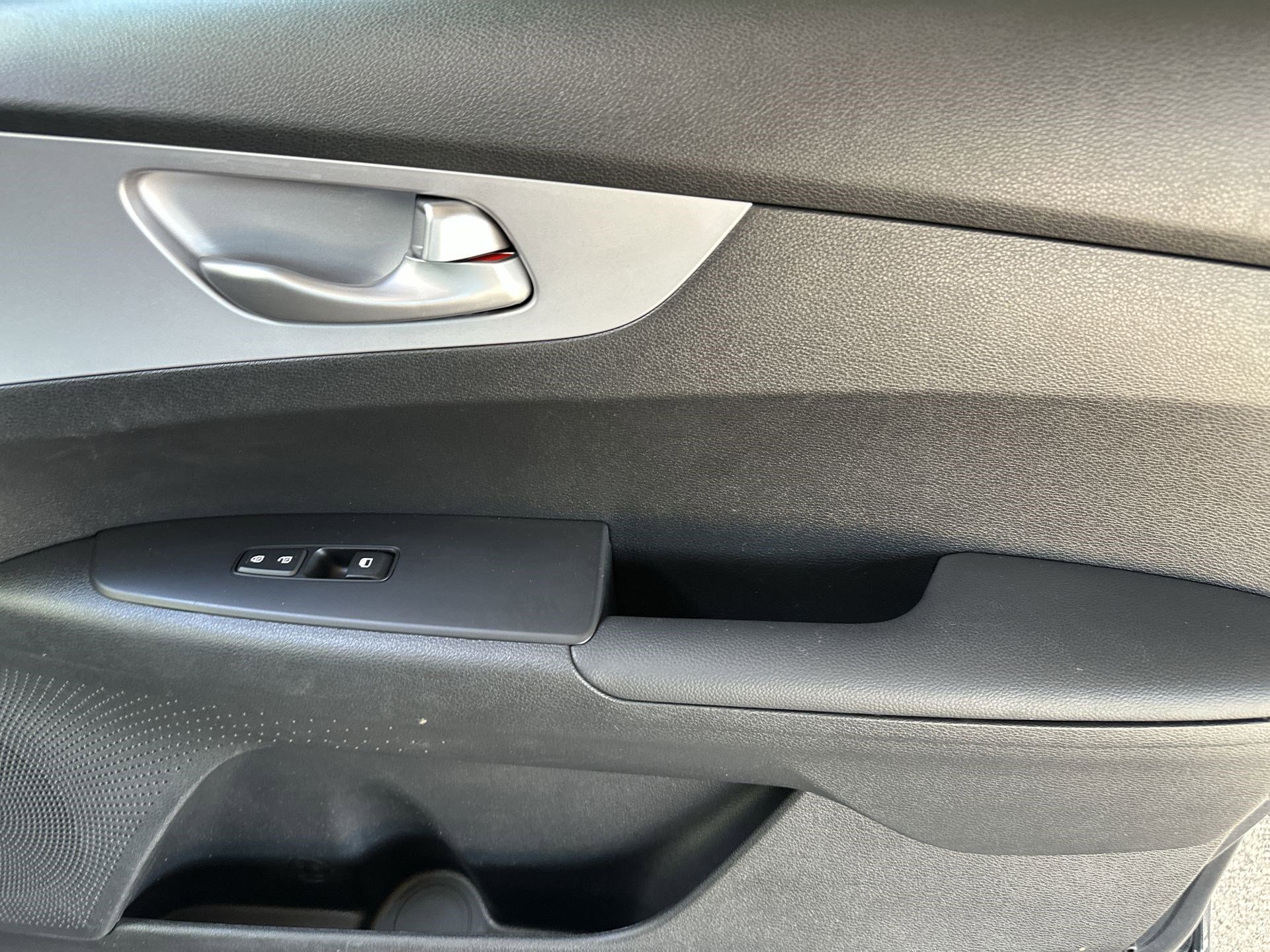 Certified 2024 Kia Forte LXS image 25