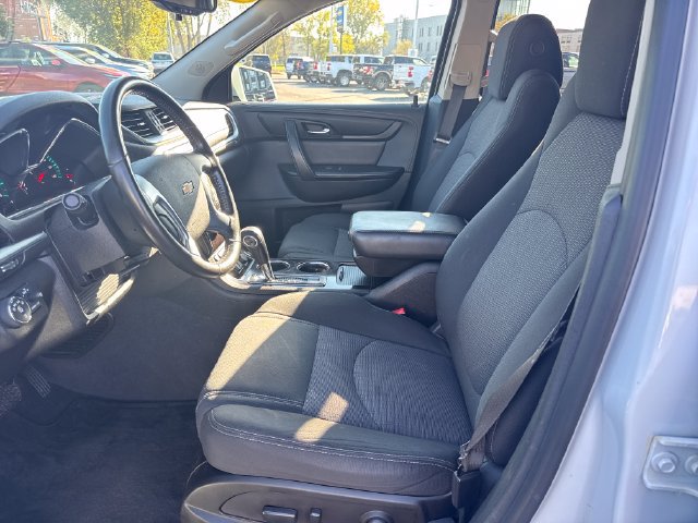 Used 2017 Chevrolet Traverse LT w/ Style and Technology Package AWD/4WD image 9
