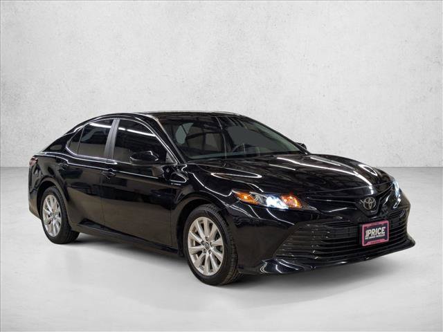 Used 2018 Toyota Camry LE image 3