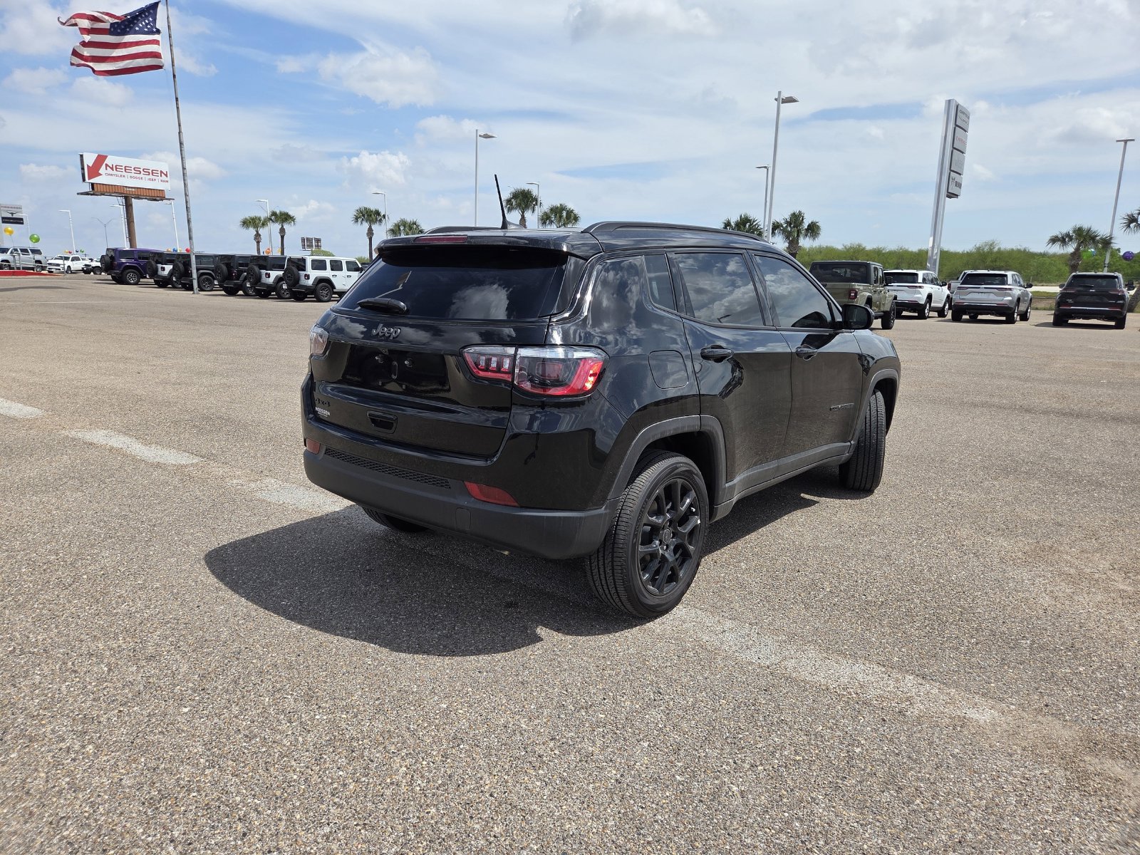 New 2026 Jeep Compass Latitude AWD/4WD image 7