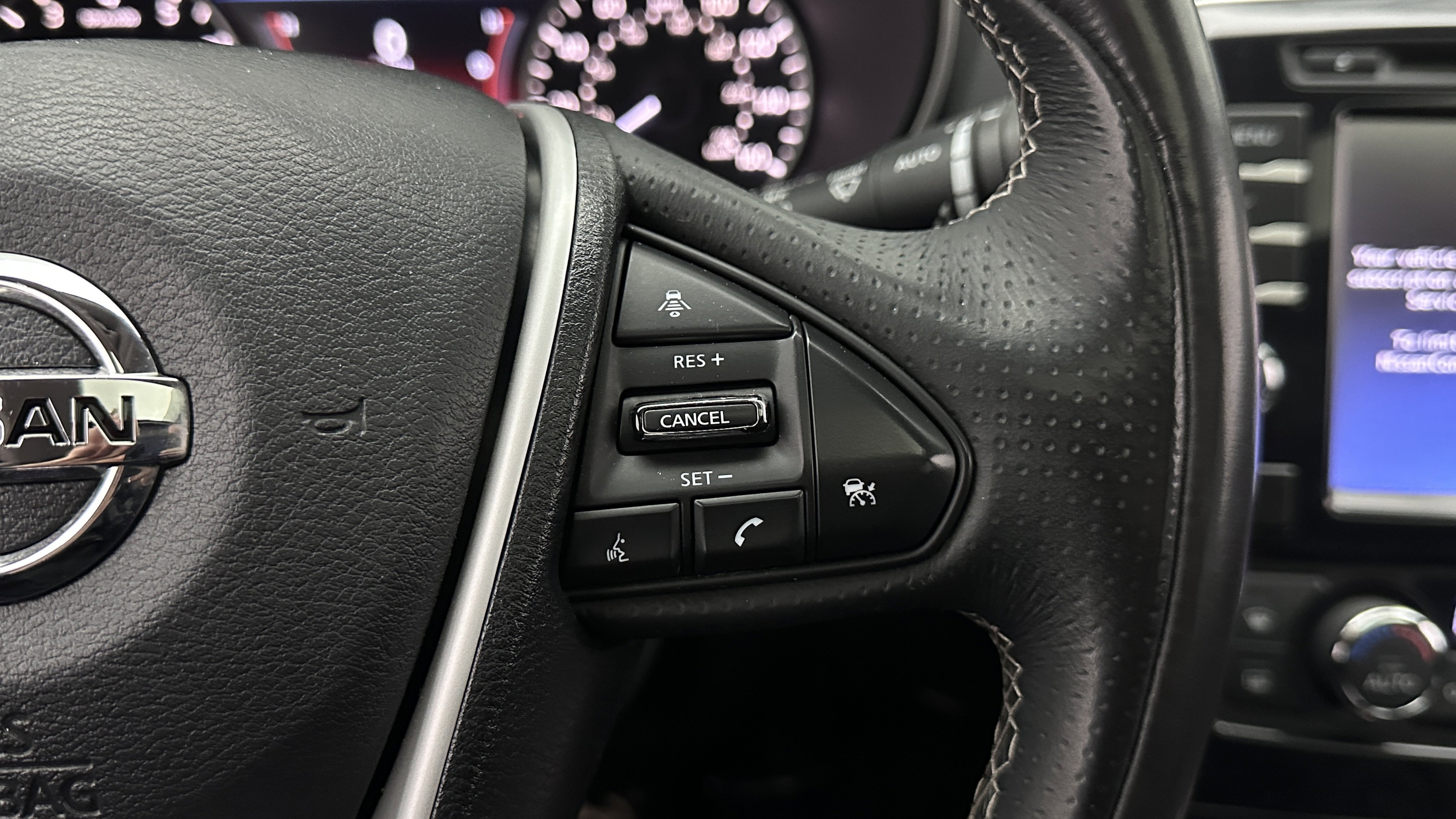 Used 2016 Nissan Maxima Platinum w/ Interior Lighting Package FWD image 21