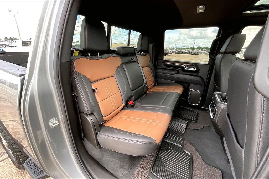 Used 2025 Chevrolet Silverado 2500 High Country w/ High Country Premium Package AWD/4WD image 22