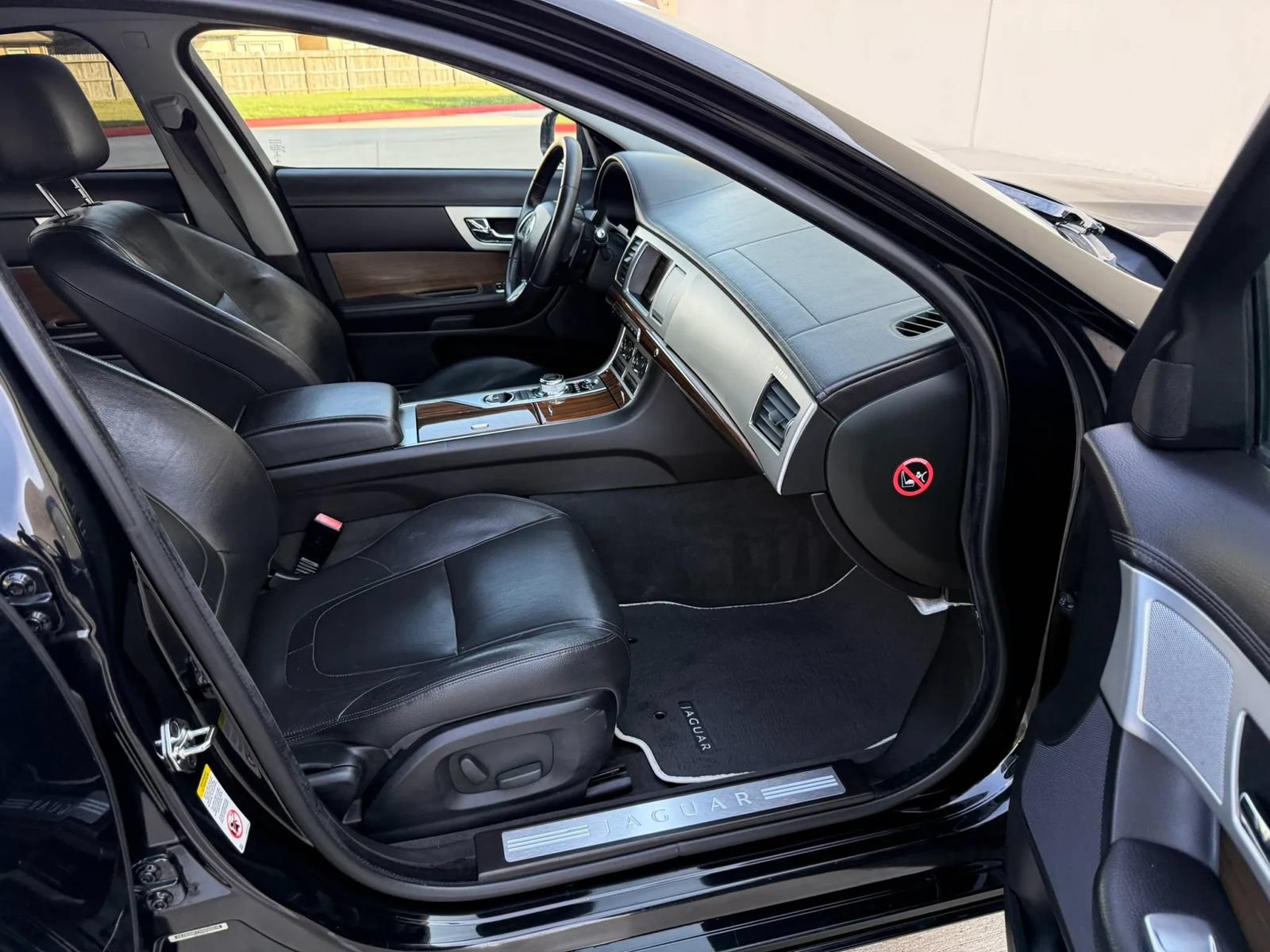 Used 2013 Jaguar XF 3.0 RWD image 18