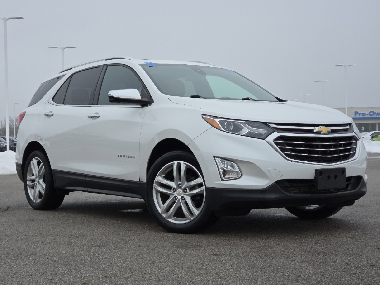 Used 2018 Chevrolet Equinox Premier image 2