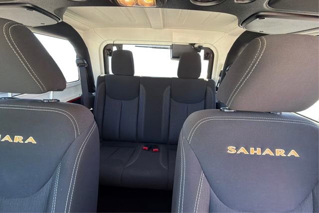 Used 2015 Jeep Wrangler Sahara w/ Connectivity Group AWD/4WD image 14