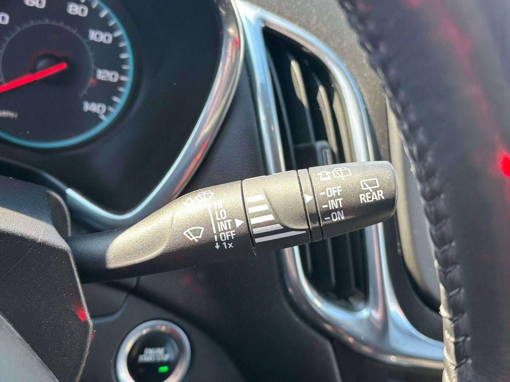 Used 2018 Chevrolet Equinox LT FWD image 25