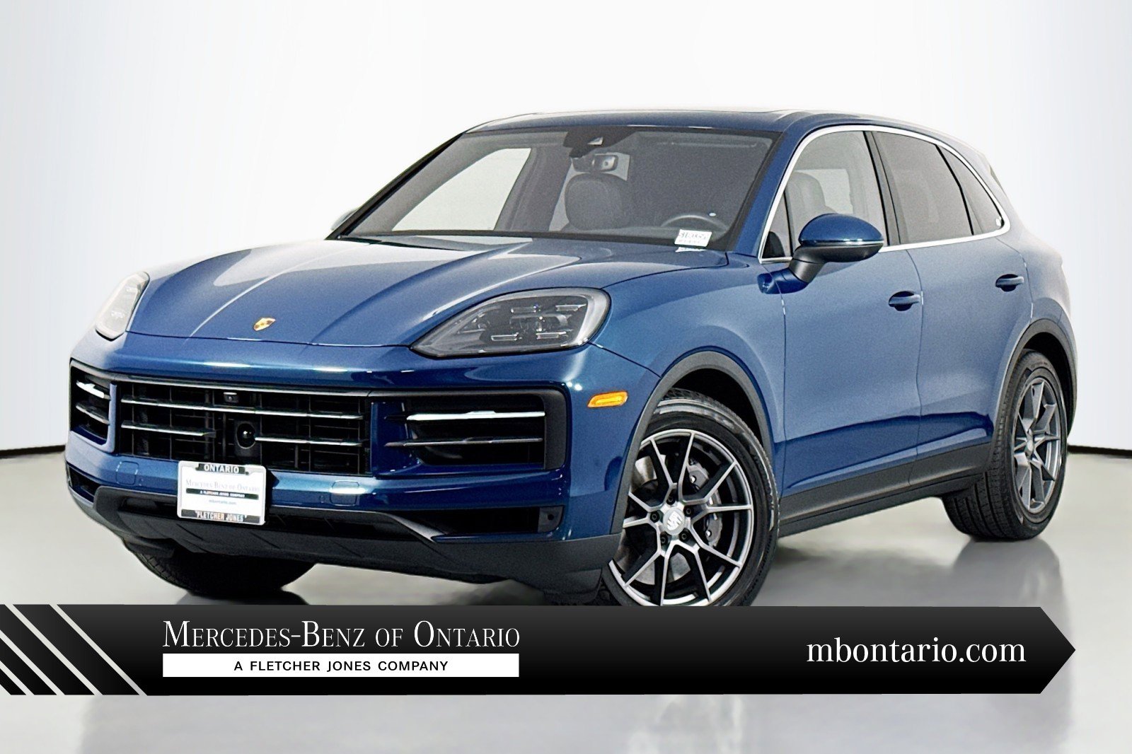 Used 2024 Porsche Cayenne AWD/4WD image 1