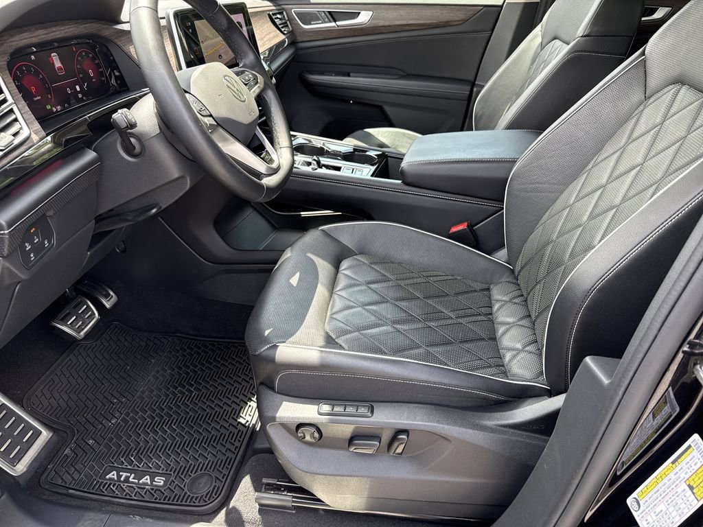 Used 2024 Volkswagen Atlas SEL Premium R-Line AWD/4WD image 10