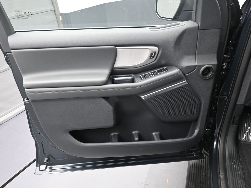 New 2026 Ford Expedition Active image 13