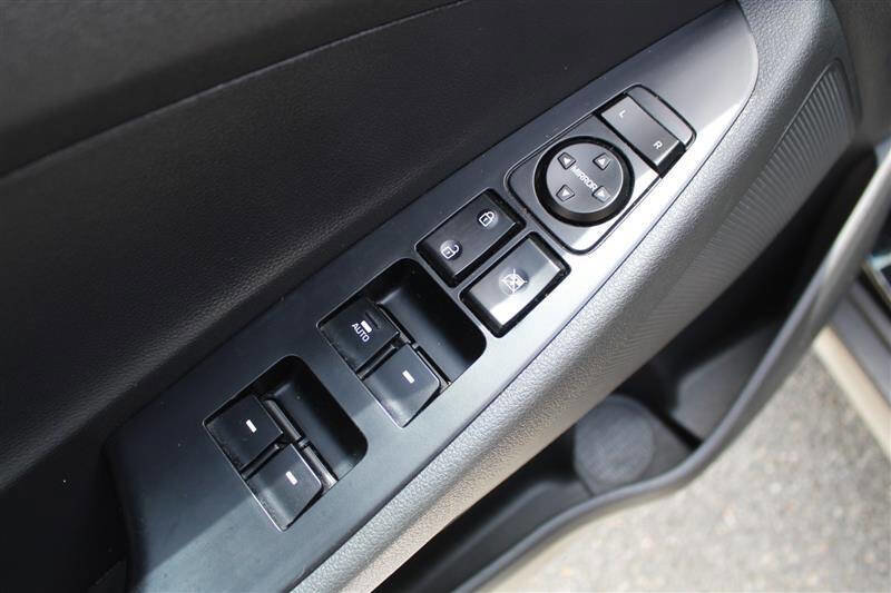 Used 2018 Hyundai Tucson Value AWD/4WD image 12