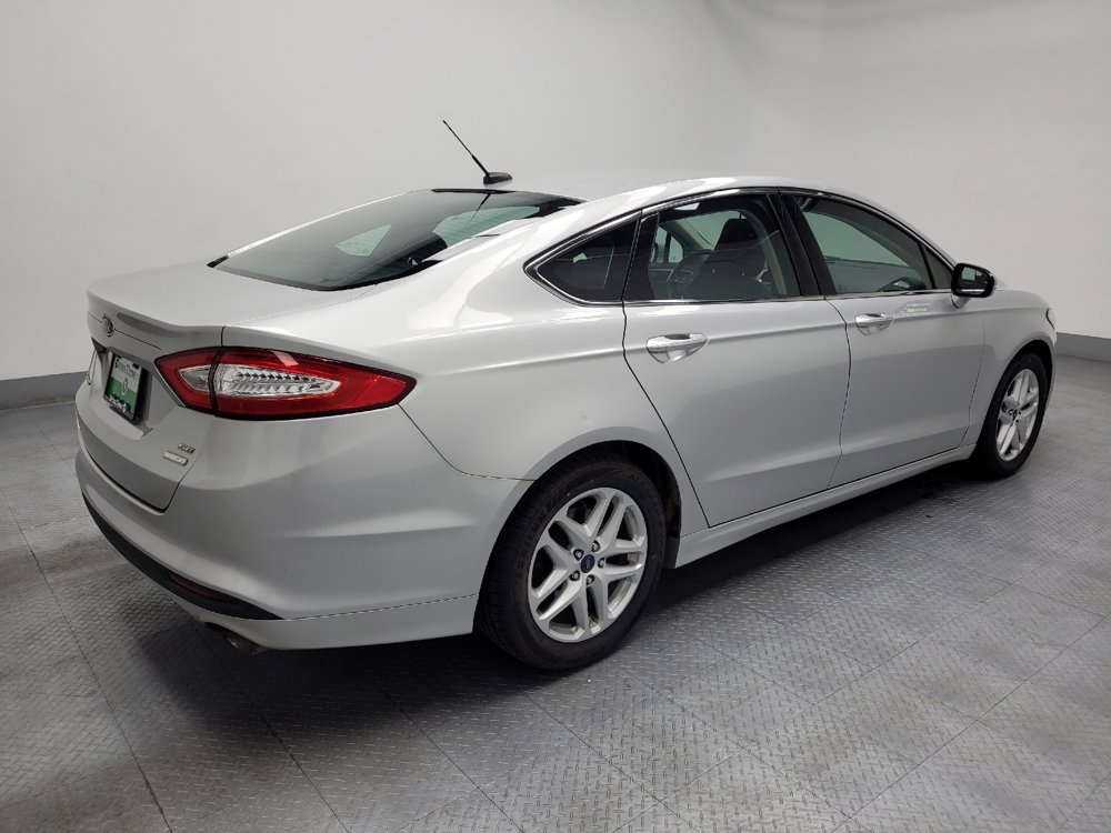 Used 2016 Ford Fusion SE w/ Equipment Group 202A FWD image 10